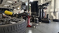 Hunter tire installer and road force balancer