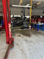 Landers Ford North shop photo