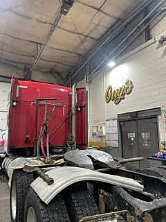 Guy's Truck & Tractor Service post