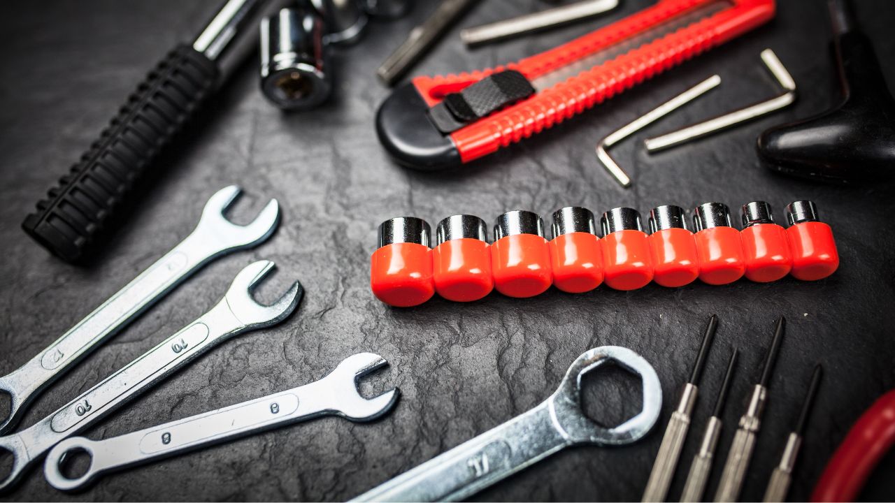 Best Tools to Equip New Technicians for Entry-Level Work